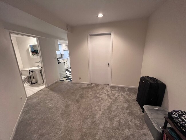 Building Photo - 2229 N Southport Ave