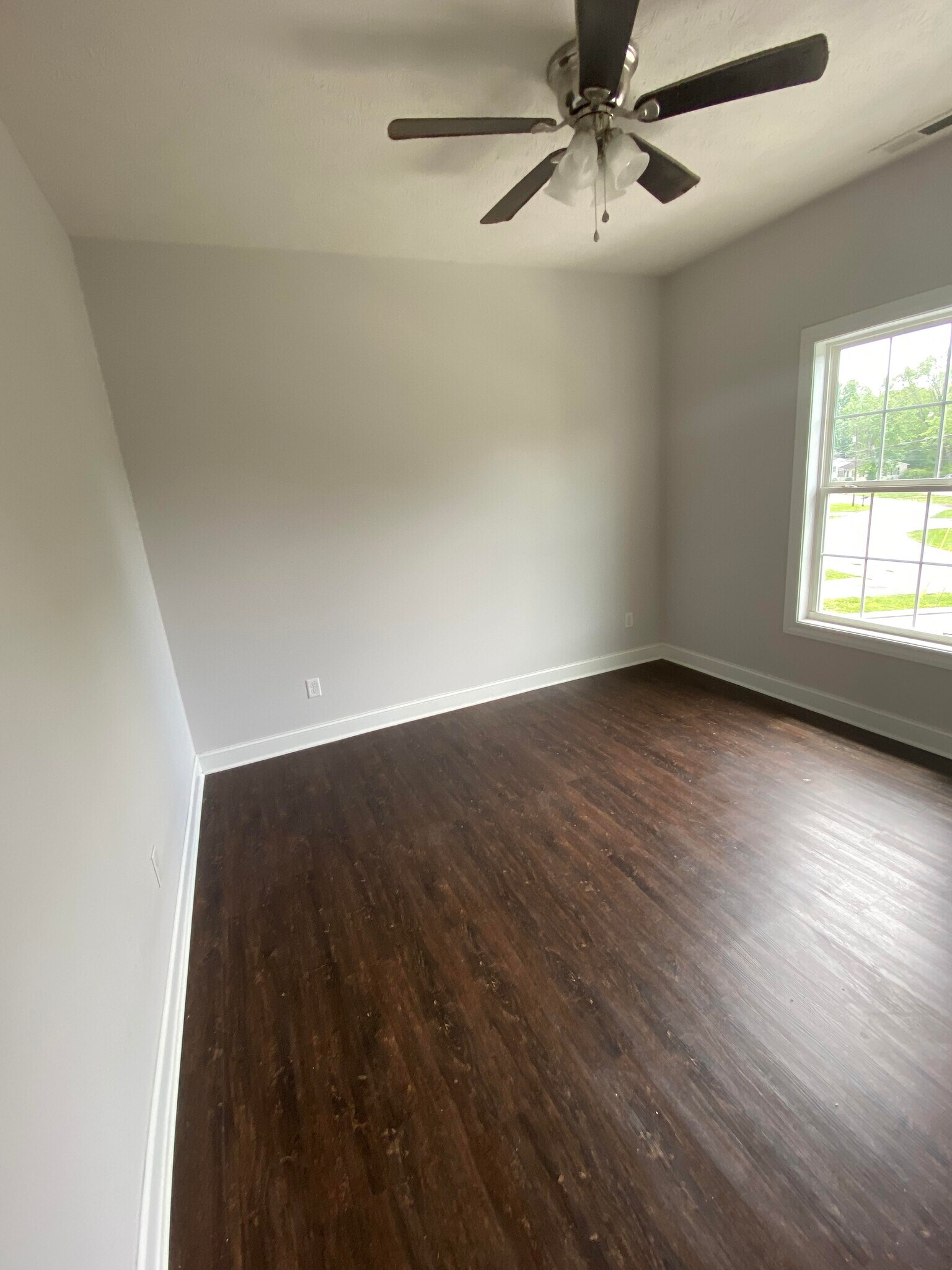 Building Photo - 526 Dennis Way