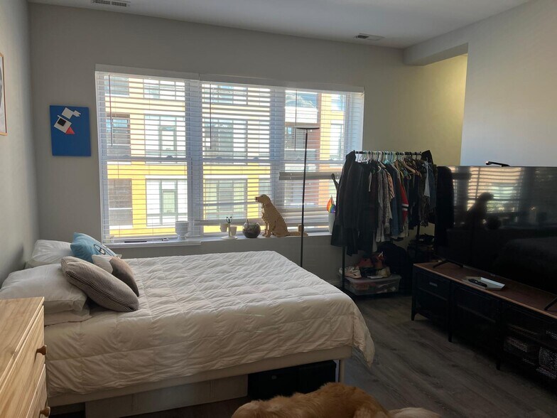 Building Photo - 3116 N Milwaukee Ave