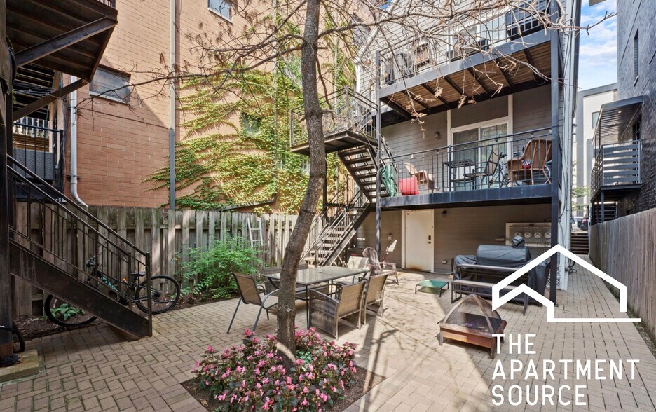 Building Photo - 1335 W Walton St