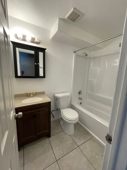 Building Photo - 5359 S Elati St