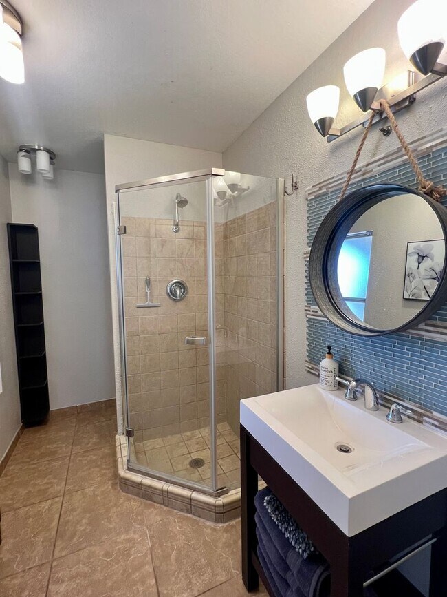 Building Photo - Furnished, 1-Year Long-Term Rental