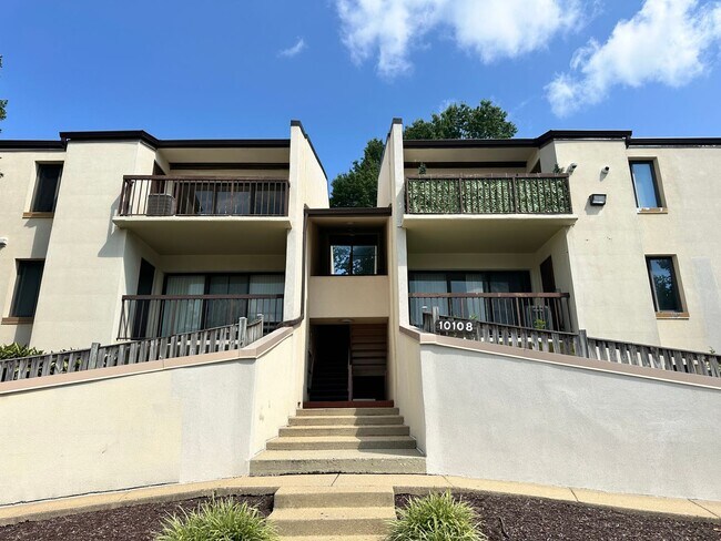 Building Photo - Available for Immediate Move-In – 2 Bed | 2 Bath Condo