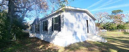 Building Photo - Nearly New Marietta Manufactured Home