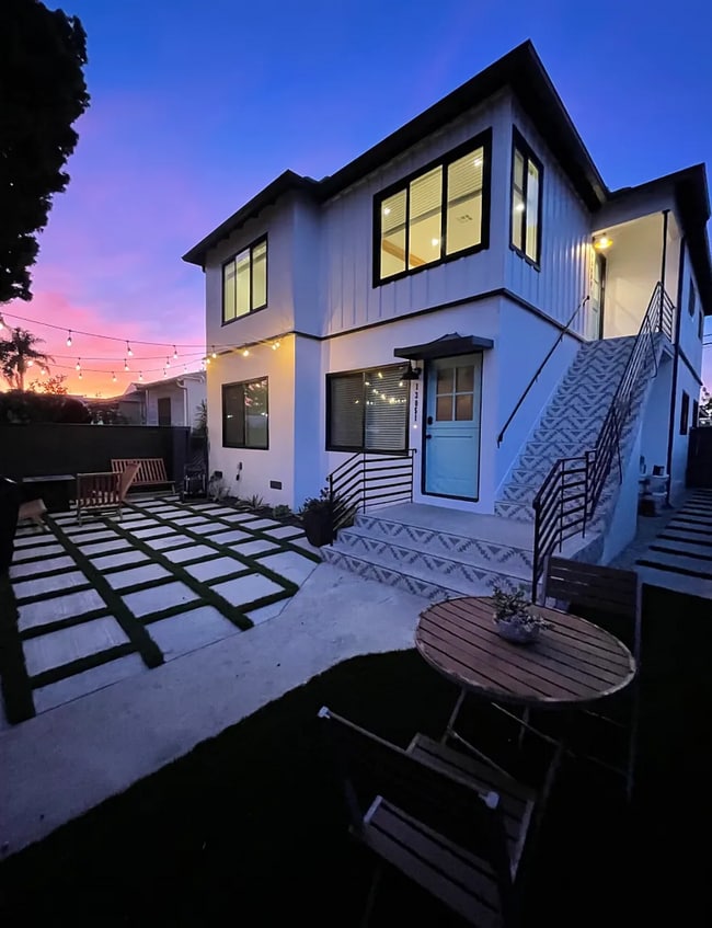 Building Photo - 13053 Venice Blvd