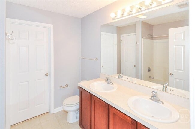 Building Photo - 1040 Canyon Oak Loop