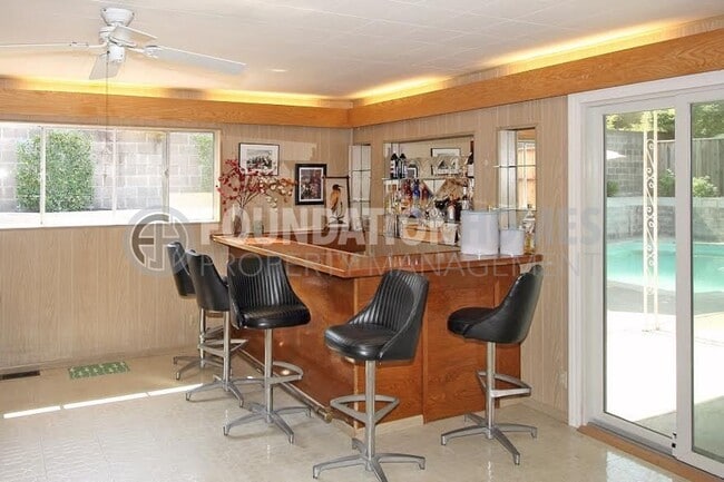 Building Photo - Santa Venetia Charmer 3BD+/2BA-Pool- FOUND...