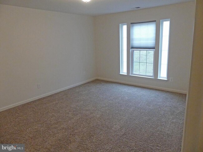 Building Photo - 1402 Golden Rod Ct