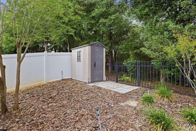 Building Photo - 740 Preakness Cir