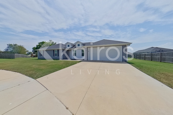 Building Photo - 202 Fieldstone Cir