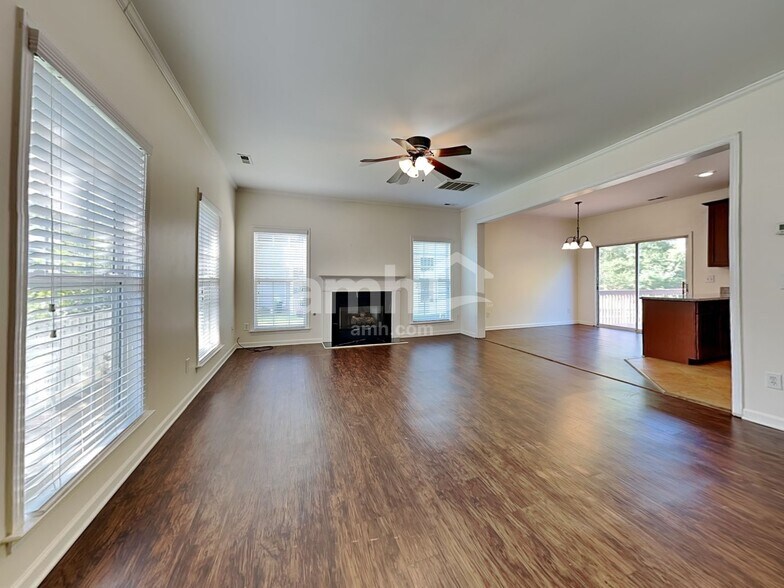 Building Photo - 103 Poplar Woods Dr