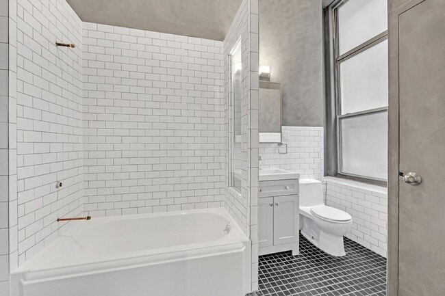 Building Photo - 78 Grand St