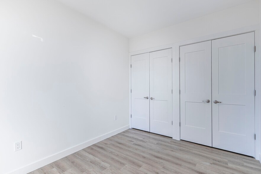 Building Photo - 319 Broadway