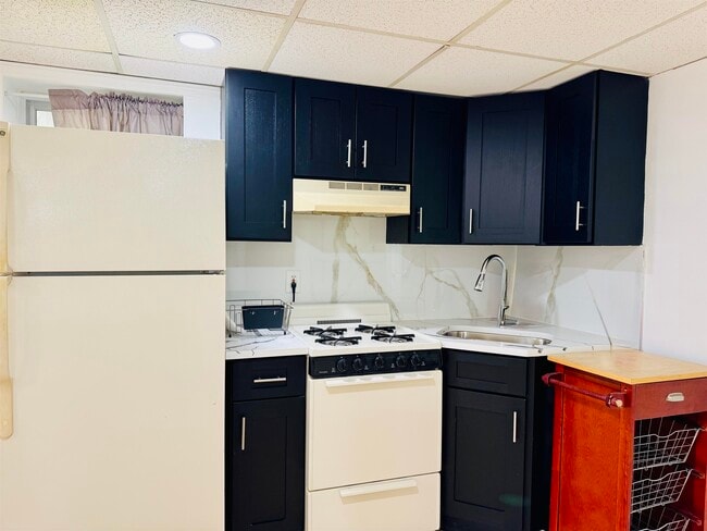 Building Photo - 104 North St