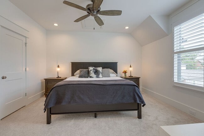 Building Photo - Franklin Home For Lease