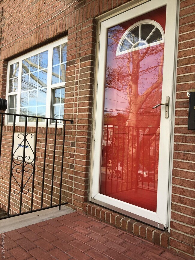 Building Photo - 82-81 88th Pl