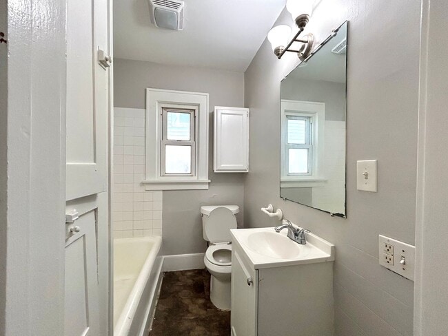 Building Photo - Two Bedroom Home in Muskegon