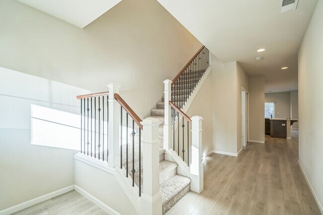 Building Photo - 9745 SW 171st Ave