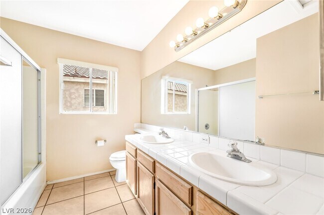 Building Photo - 120 McLaren St