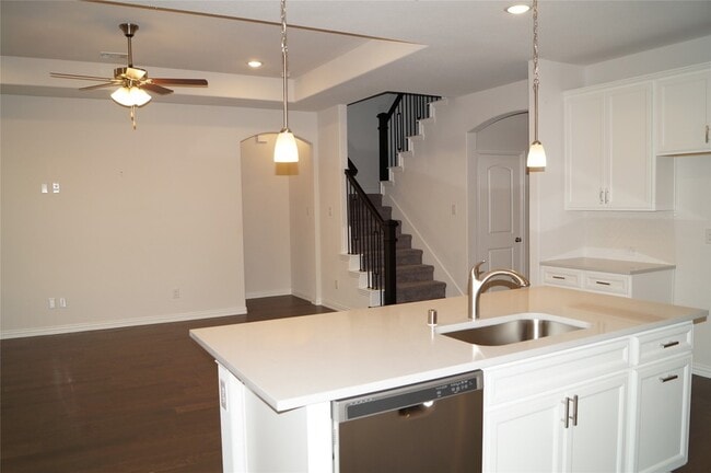 Building Photo - 2056 Meliana Dr