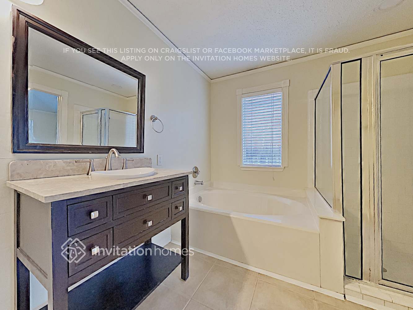 Building Photo - 110 S Village Knoll Cir