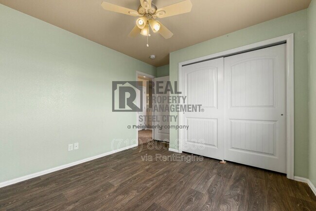 Building Photo - 947 E Kirkwood Dr