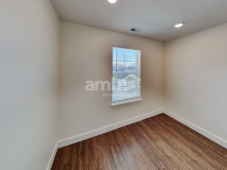 Building Photo - 2357 E Tumbleweed Rd