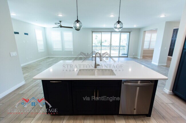 Building Photo - 5100 E Rancho Paloma Dr