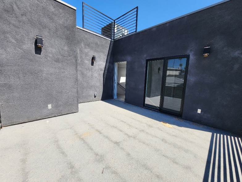 Building Photo - 3330 Portola Ave