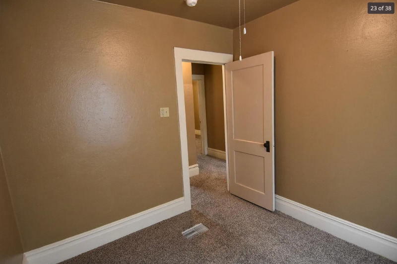 Building Photo - 716 Knight Ave N