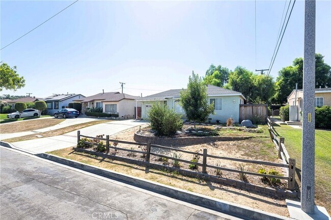 Building Photo - 13616 Hermes St