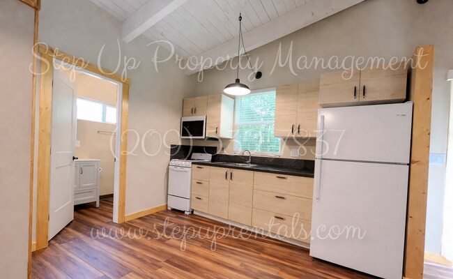 Building Photo - 22499 Parrotts Ferry Rd