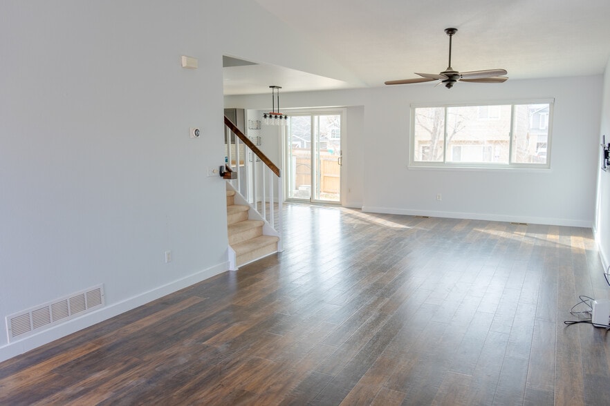 Building Photo - 307 Benton St