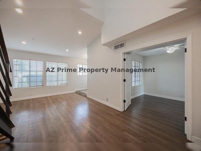 Building Photo - 8625 E Belleview Pl