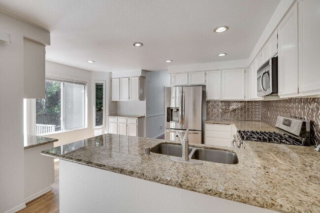 Building Photo - Beautifully Updated 4-Bedroom Home in Sammamish!- AVAILABLE NOW FOR RENT!!