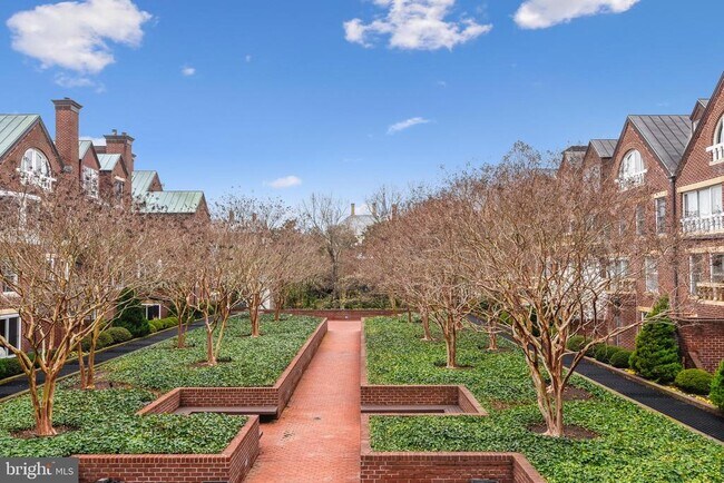 Building Photo - 115 N Lee St