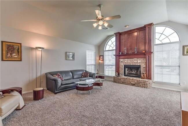 Building Photo - Great Location with Storm Shelter in Brist...