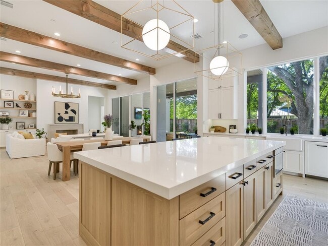 Building Photo - 304 Westwood Terrace