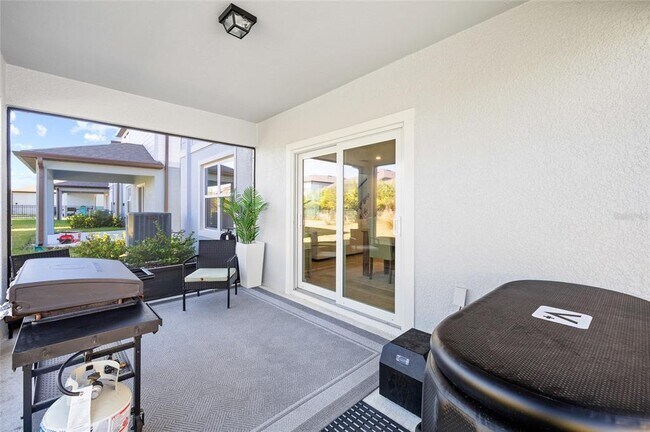 Building Photo - 6214 Golden Bch Dr