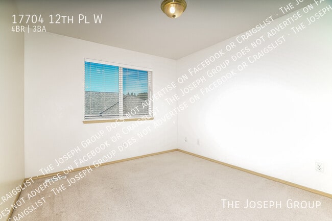 Building Photo - 17704 12th Pl W