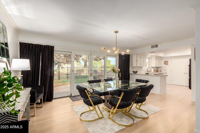 Building Photo - 14425 N Coral Gables Dr