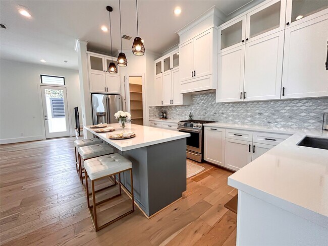 Building Photo - 1735a Moritz Dr