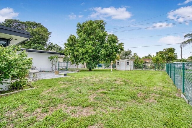 Building Photo - 2224 N 35th Ave