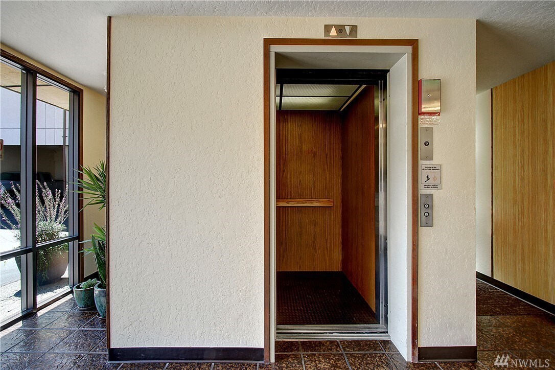 Interior Photo - 2625 13th Ave W