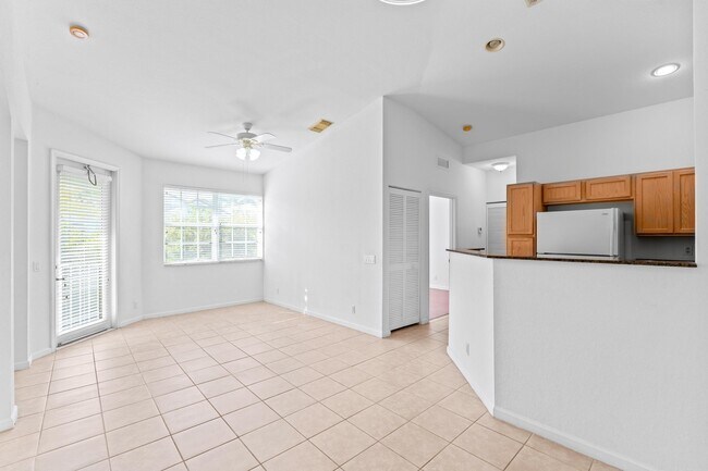 Building Photo - 3156 Laurel Ridge Cir