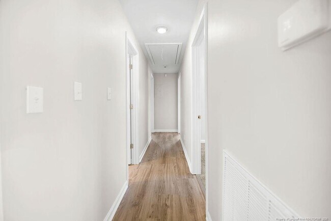 Building Photo - 4066 Hummingbird Pl