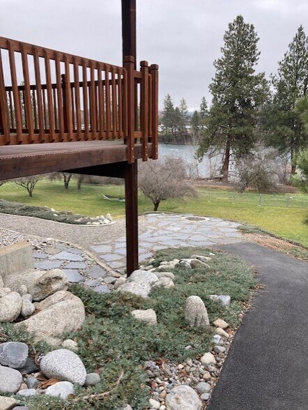 Building Photo - 18319 E Riverway Ave