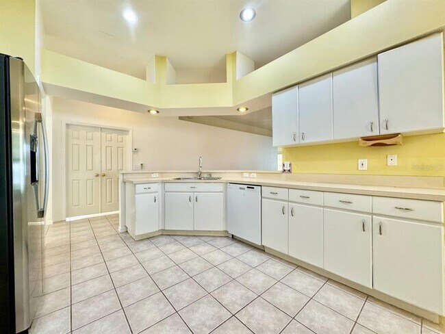 Building Photo - 22537 Roderick Dr