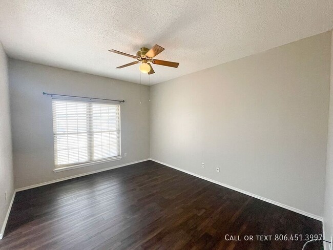 Building Photo - Beautiful 3/2 Townhome in Lubbock