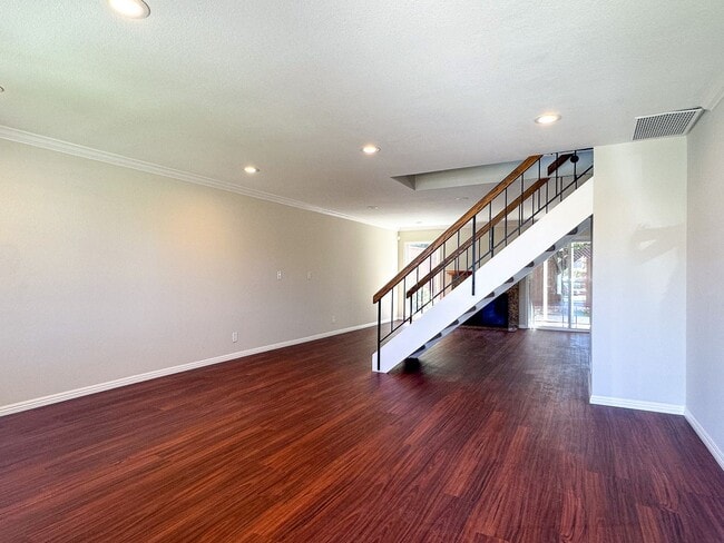 Building Photo - 4577 Meadowhurst Ct